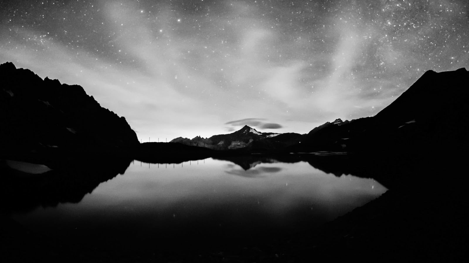  140 Computer Wallpapers Black And White WallpaperSafari